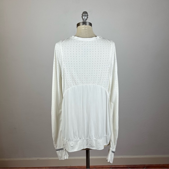 Lululemon Mind Over Miles Long Sleeve in White - Picture 6 of 8